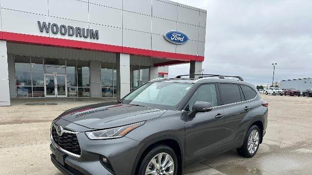 2023 Toyota Highlander LE