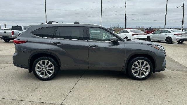 2023 Toyota Highlander LE
