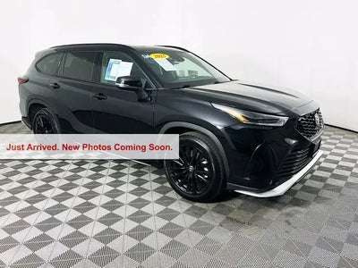 Photo of a 2025 Toyota Highlander AWD LE 4DR SUV for sale