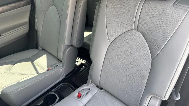 2025 Toyota Highlander LE