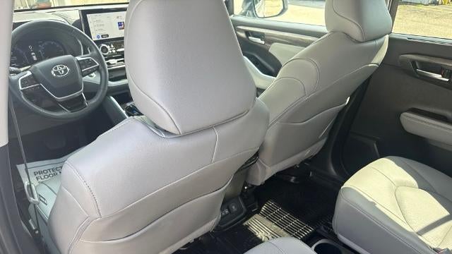 2025 Toyota Highlander LE