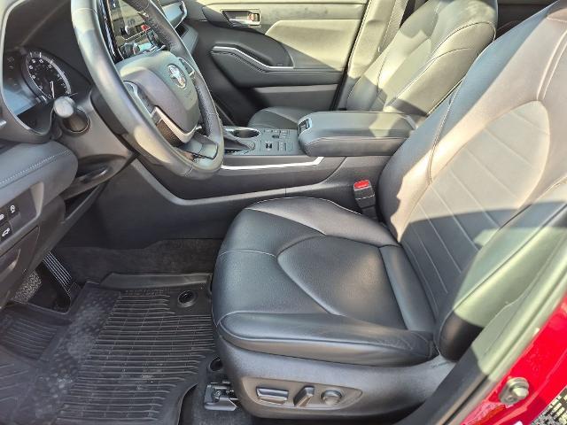 2023 Toyota Highlander - $31,976