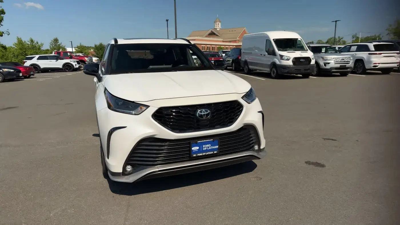 2023 Toyota Highlander LE