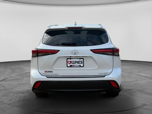 2023 Toyota Highlander - $31,955