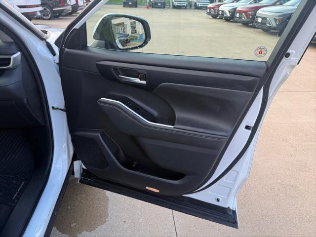 2023 Toyota Highlander - $31,955