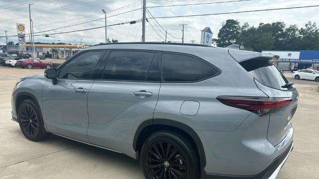 2025 Toyota Highlander LE