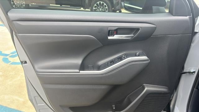 2025 Toyota Highlander LE
