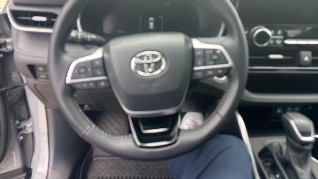 2025 Toyota Highlander LE