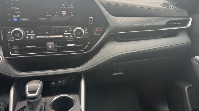 2025 Toyota Highlander LE
