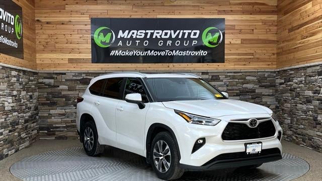 Preowned 2023 Toyota Highlander XLE for Sale