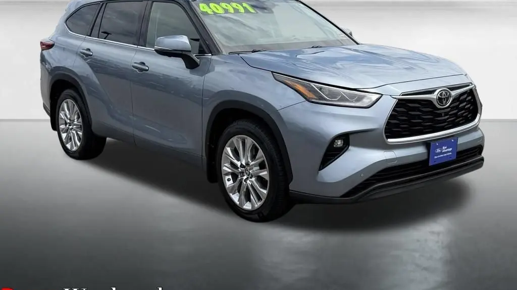Preowned 2023 Toyota Highlander LE for Sale