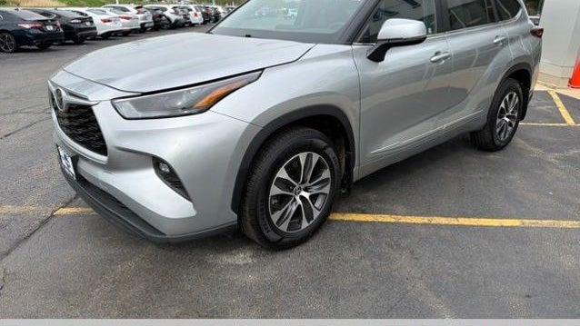 2023 Toyota Highlander LE