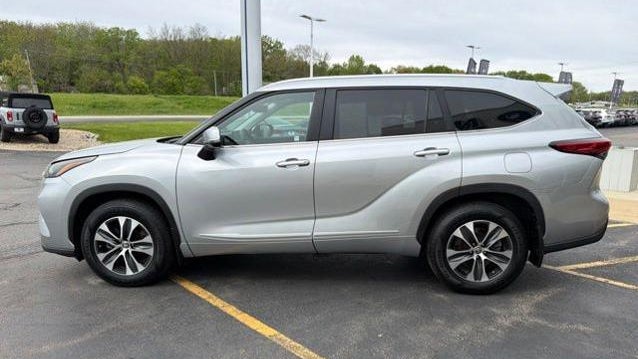 2023 Toyota Highlander LE