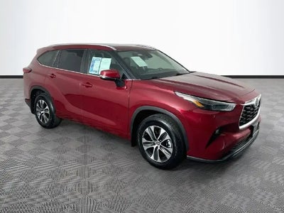 2023 Toyota Highlander AWD LE 4DR SUV