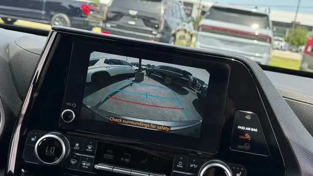 2025 Toyota Highlander LE