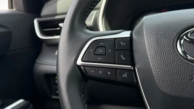 2025 Toyota Highlander LE