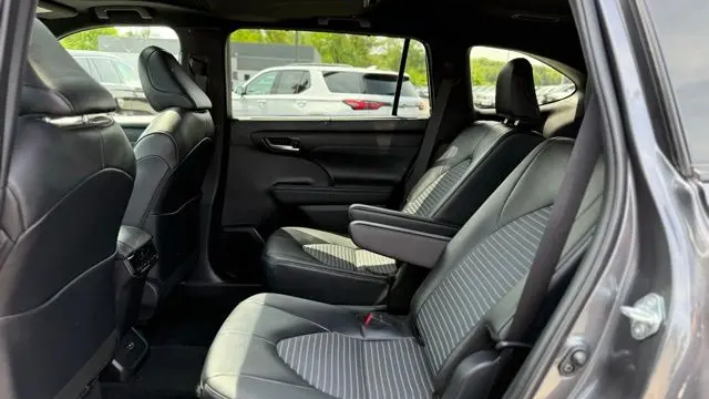 2025 Toyota Highlander LE
