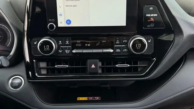2025 Toyota Highlander LE