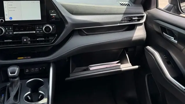 2025 Toyota Highlander LE