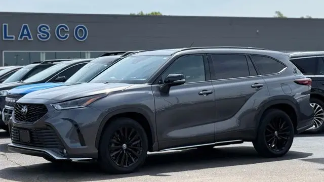 2025 Toyota Highlander LE