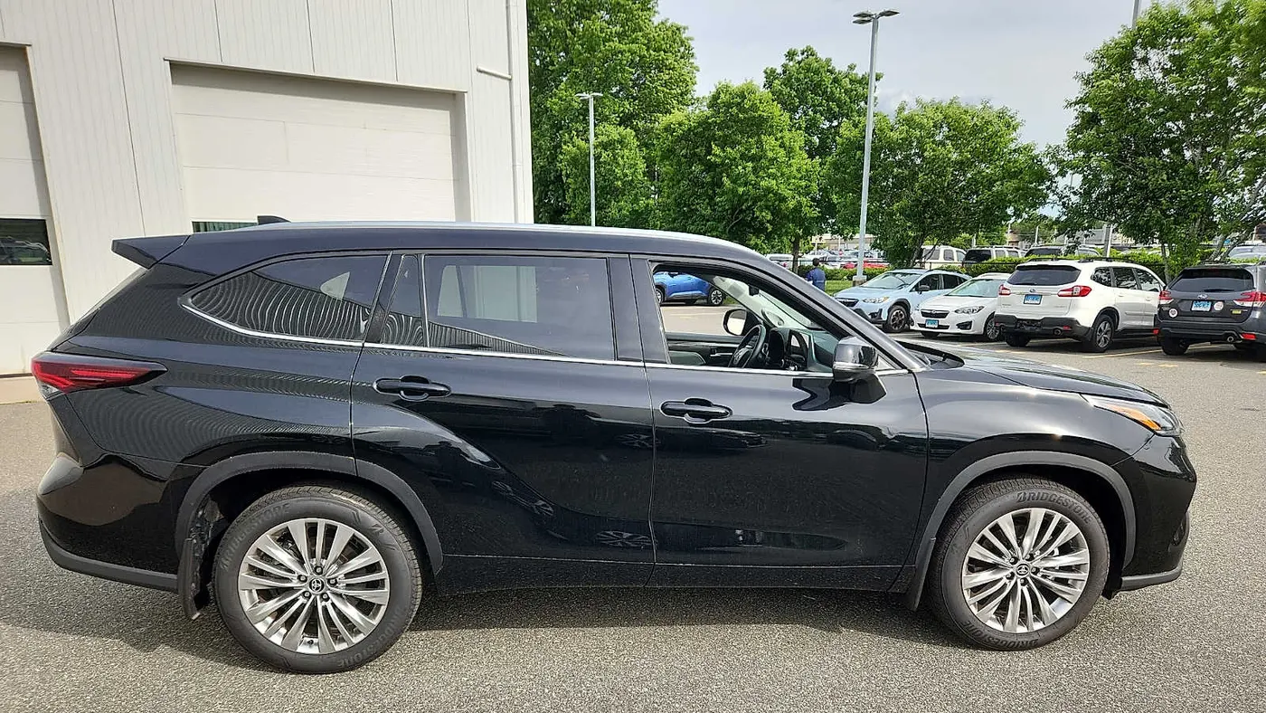 2026 Toyota Highlander Platinum