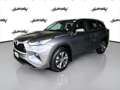 2023 Toyota Highlander AWD XLE 4DR SUV