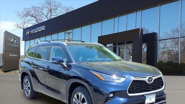 Preowned 2023 Toyota Highlander XLE for Sale