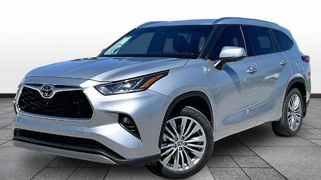 Preowned 2023 Toyota Highlander LE for Sale