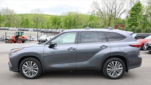 2023 Toyota Highlander Platinum