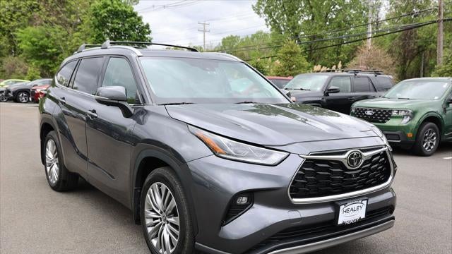 Preowned 2023 Toyota Highlander Platinum for Sale