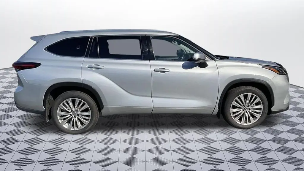 2024 Toyota Highlander Platinum