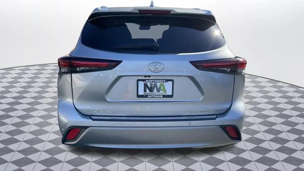 2024 Toyota Highlander Platinum