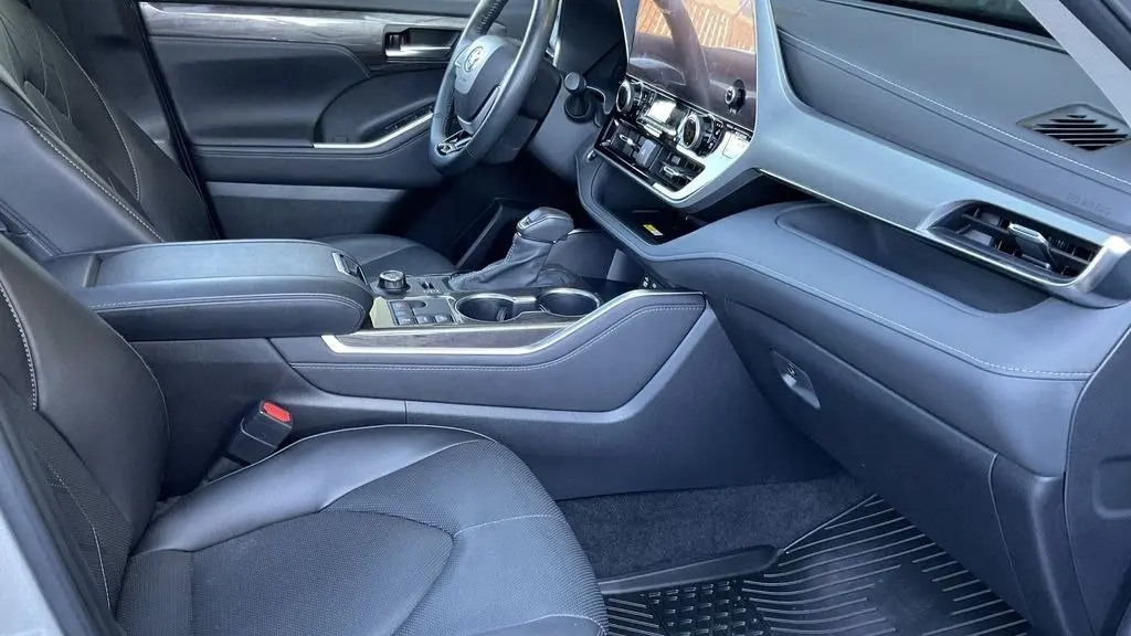 2024 Toyota Highlander Platinum