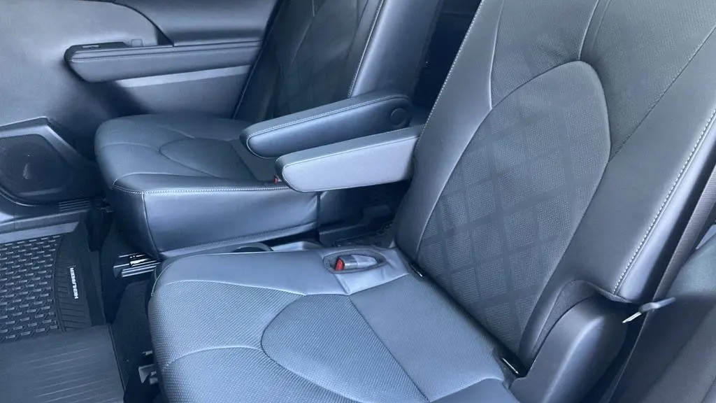 2024 Toyota Highlander Platinum