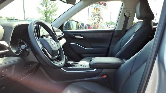 2025 Toyota Highlander LE