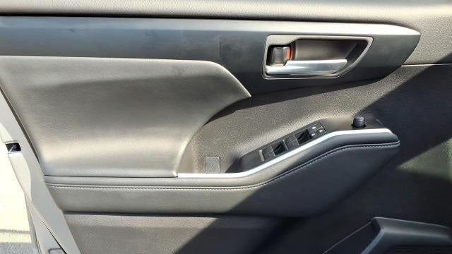 2025 Toyota Highlander LE