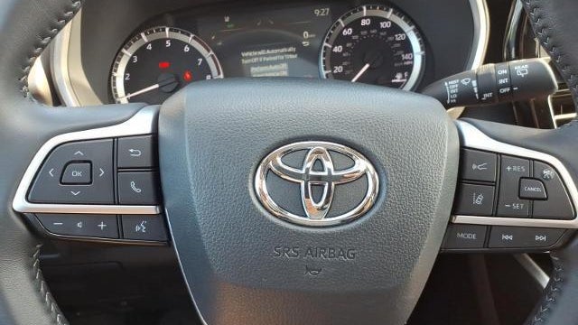 2025 Toyota Highlander LE
