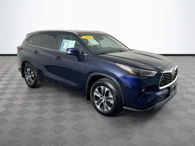 2025 Toyota Highlander AWD LE 4DR SUV