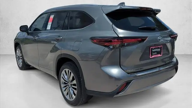 2026 Toyota Highlander Platinum