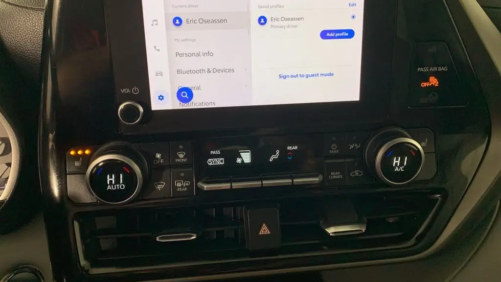 2023 Toyota Highlander LE