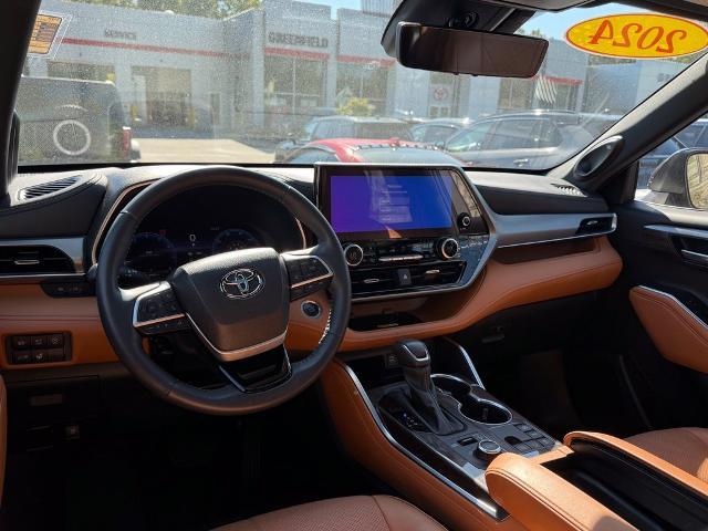 2024 Toyota Highlander - $45,999