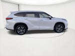 2023 Highlander Thumbnail 7