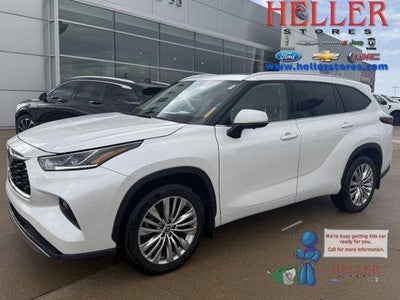 2025 Toyota Highlander AWD LE 4DR SUV