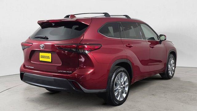 2023 Toyota Highlander LE