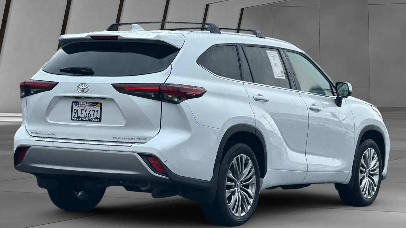 2024 Toyota Highlander Platinum