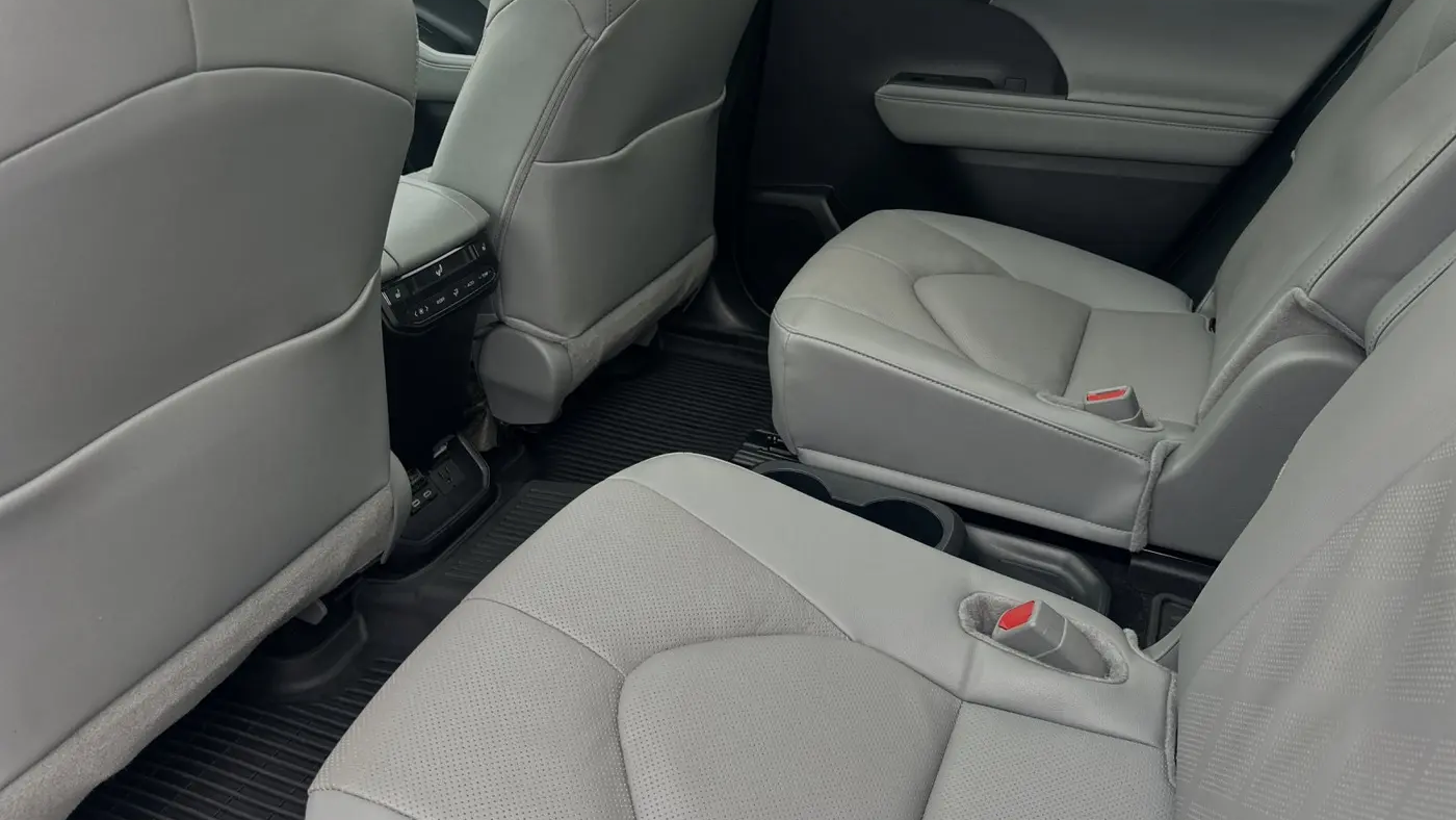 2024 Toyota Highlander Platinum