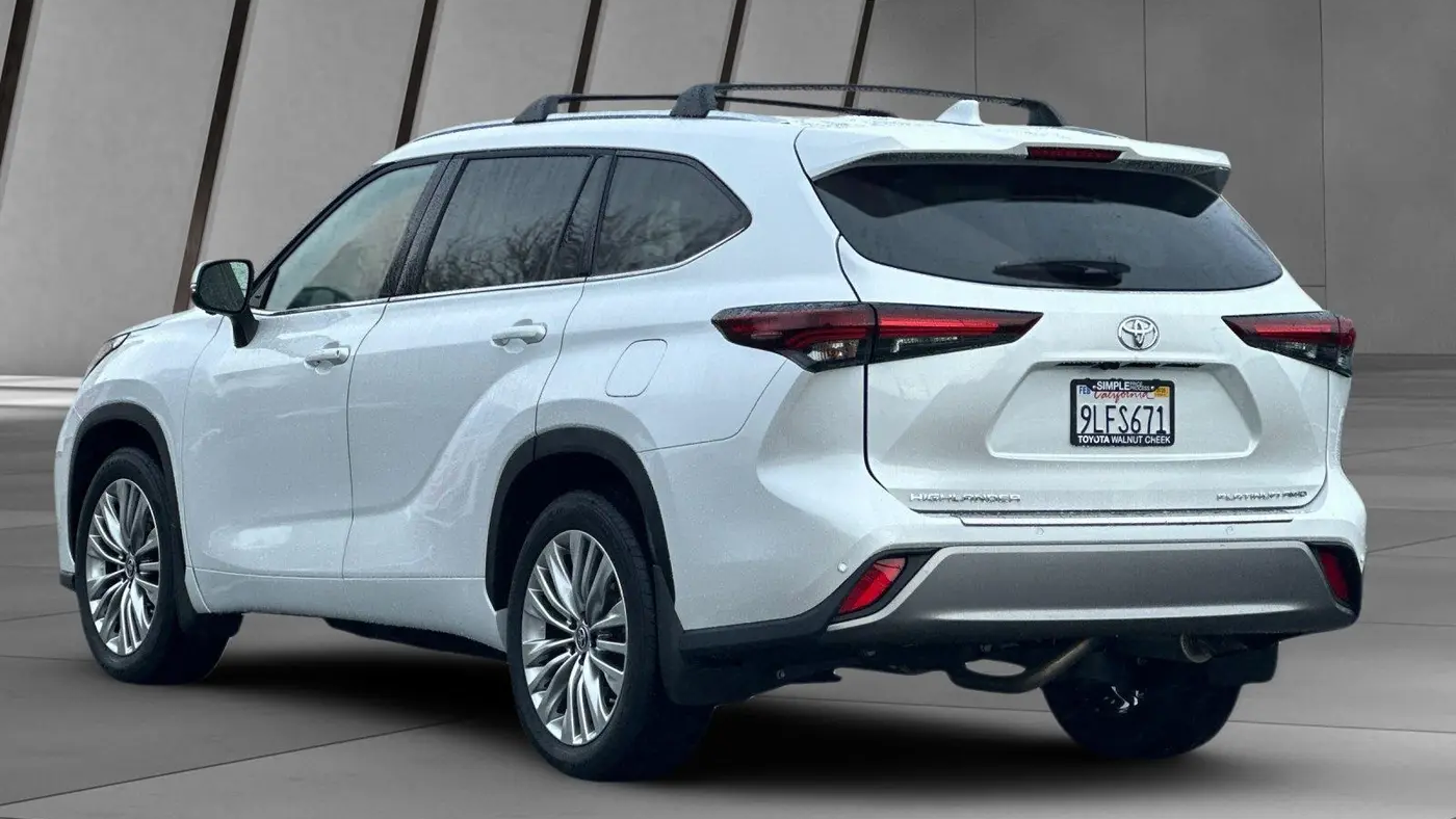 2024 Toyota Highlander Platinum