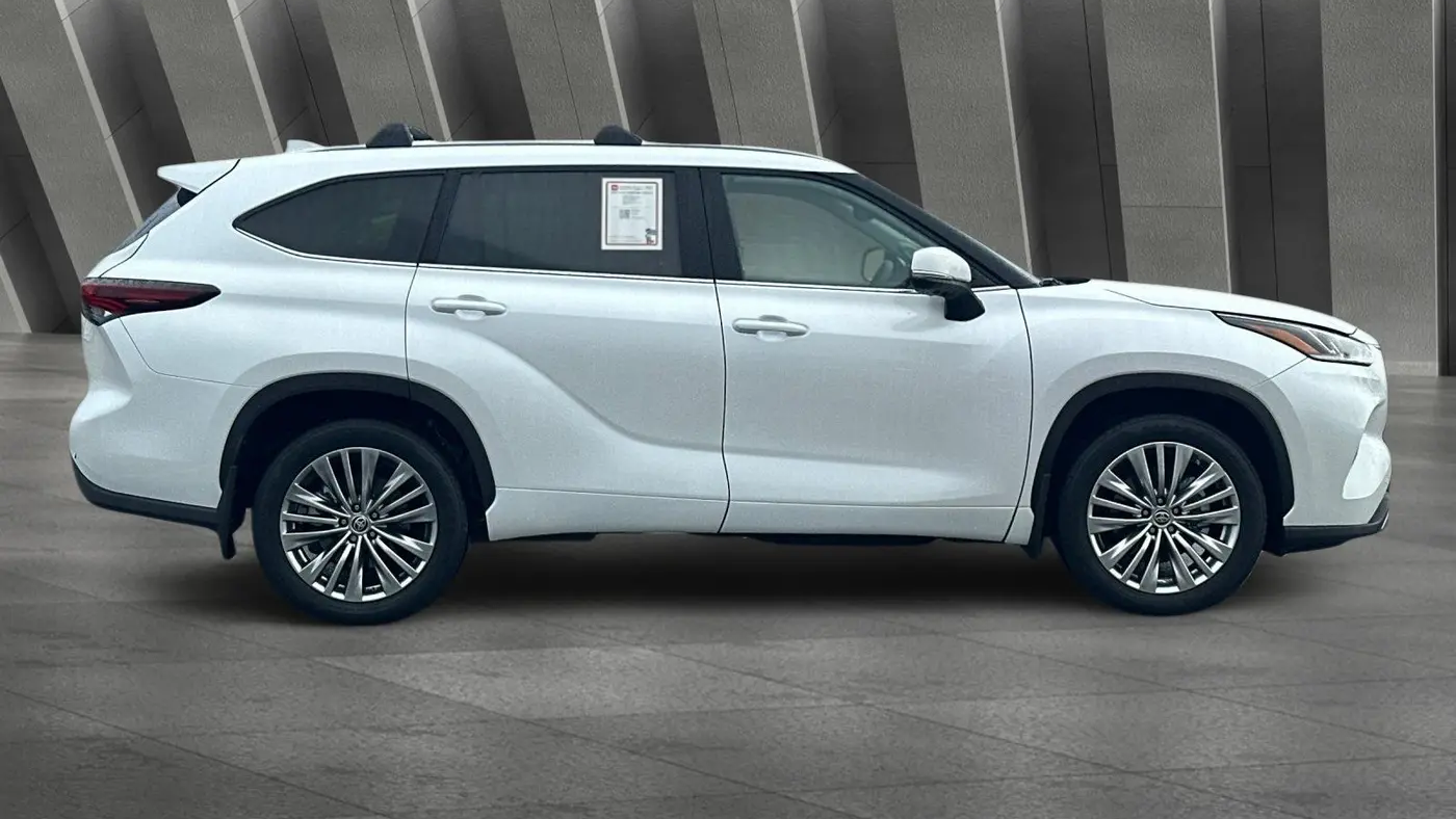 2024 Toyota Highlander Platinum