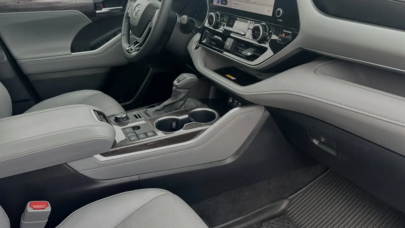 2024 Toyota Highlander Platinum