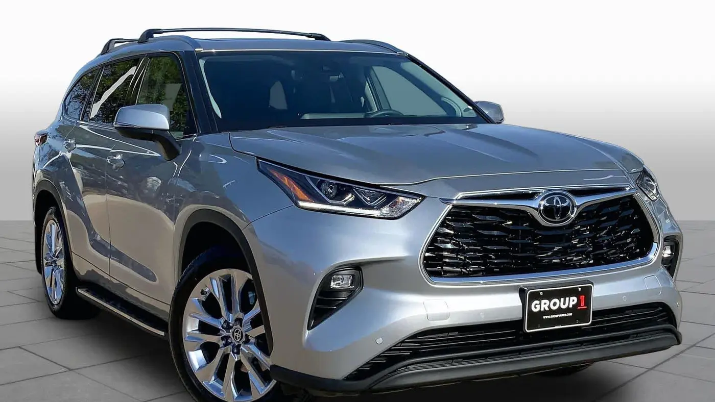 2025 Toyota Highlander LE